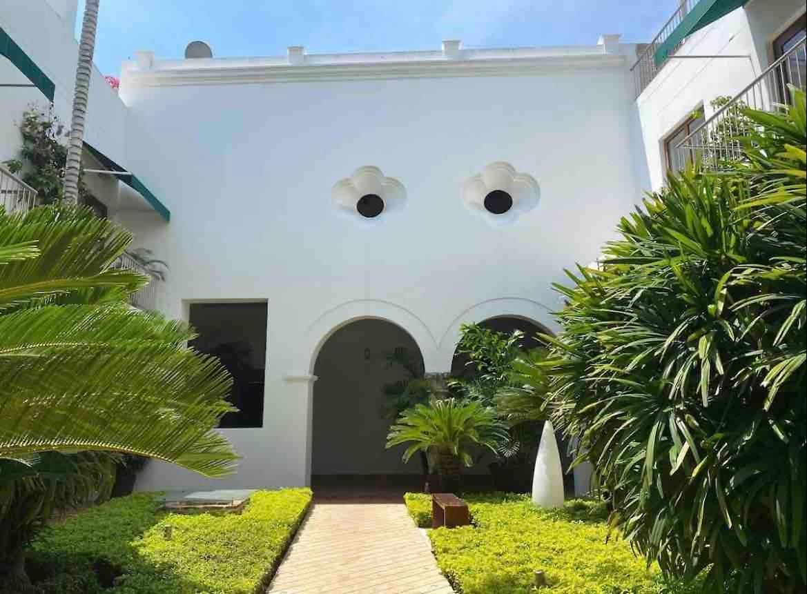 Charming Your Perfect Getaway * Cartagena